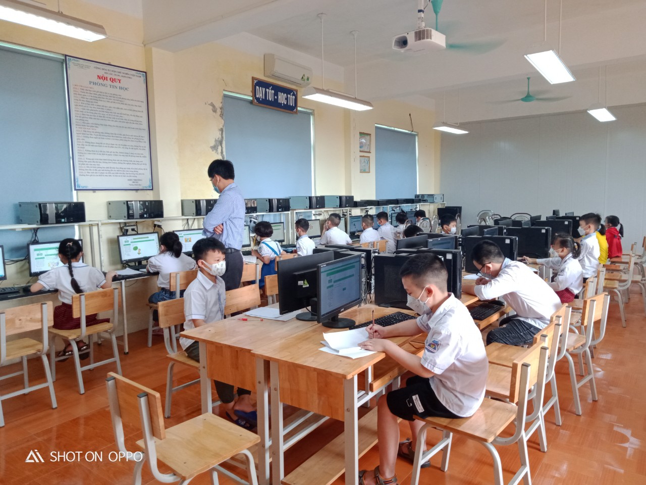 Cuộc thi đấu trường Toán học cấp huyện